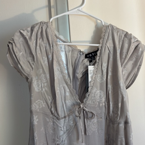 Motel Rocks Silver Sheath Mini Dress with Plunge Neckline - Picture 3 of 4